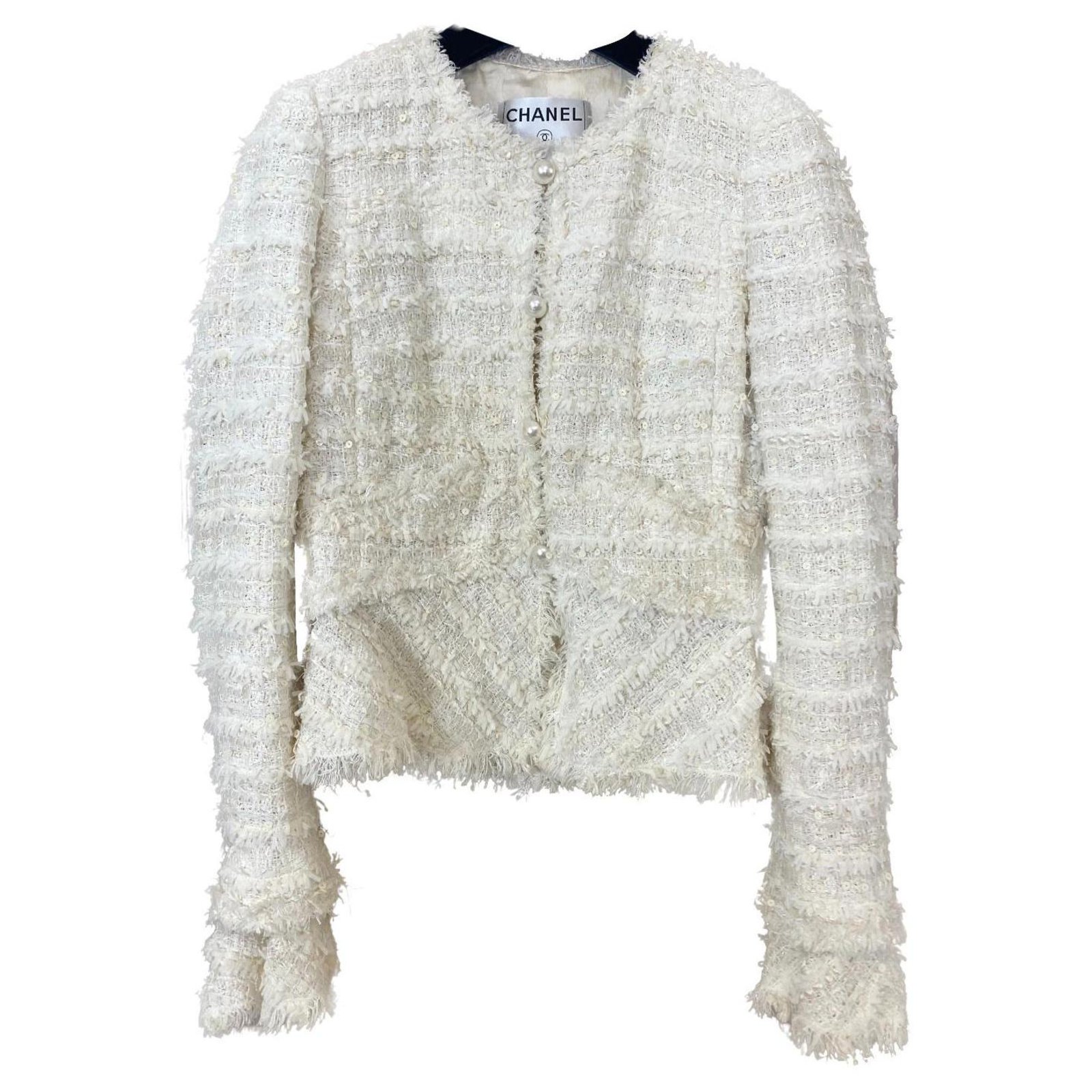 Superb Chanel jacket in white tweed and pearls
