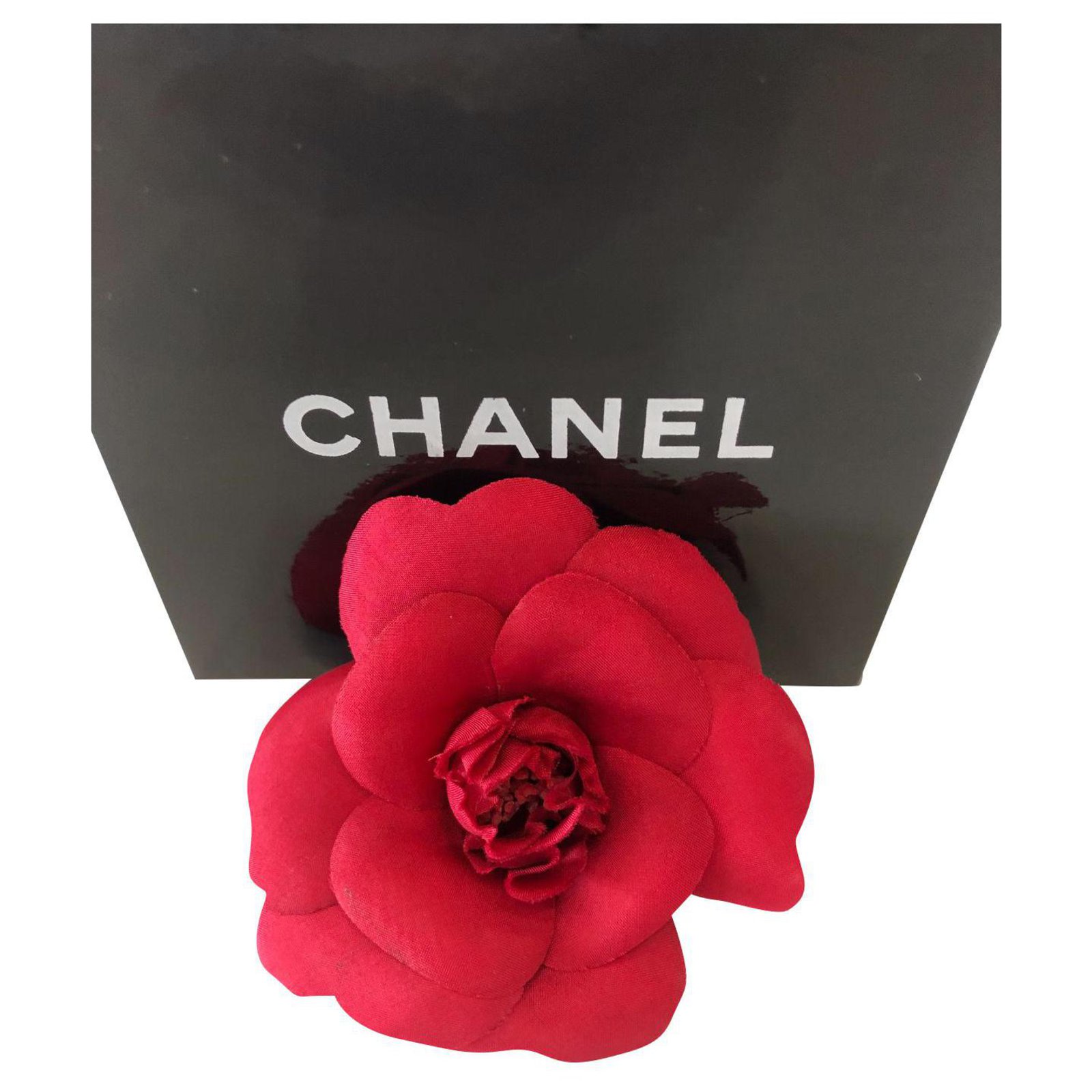 Chanel CAMELIA Roja Seda  - Joli Closet