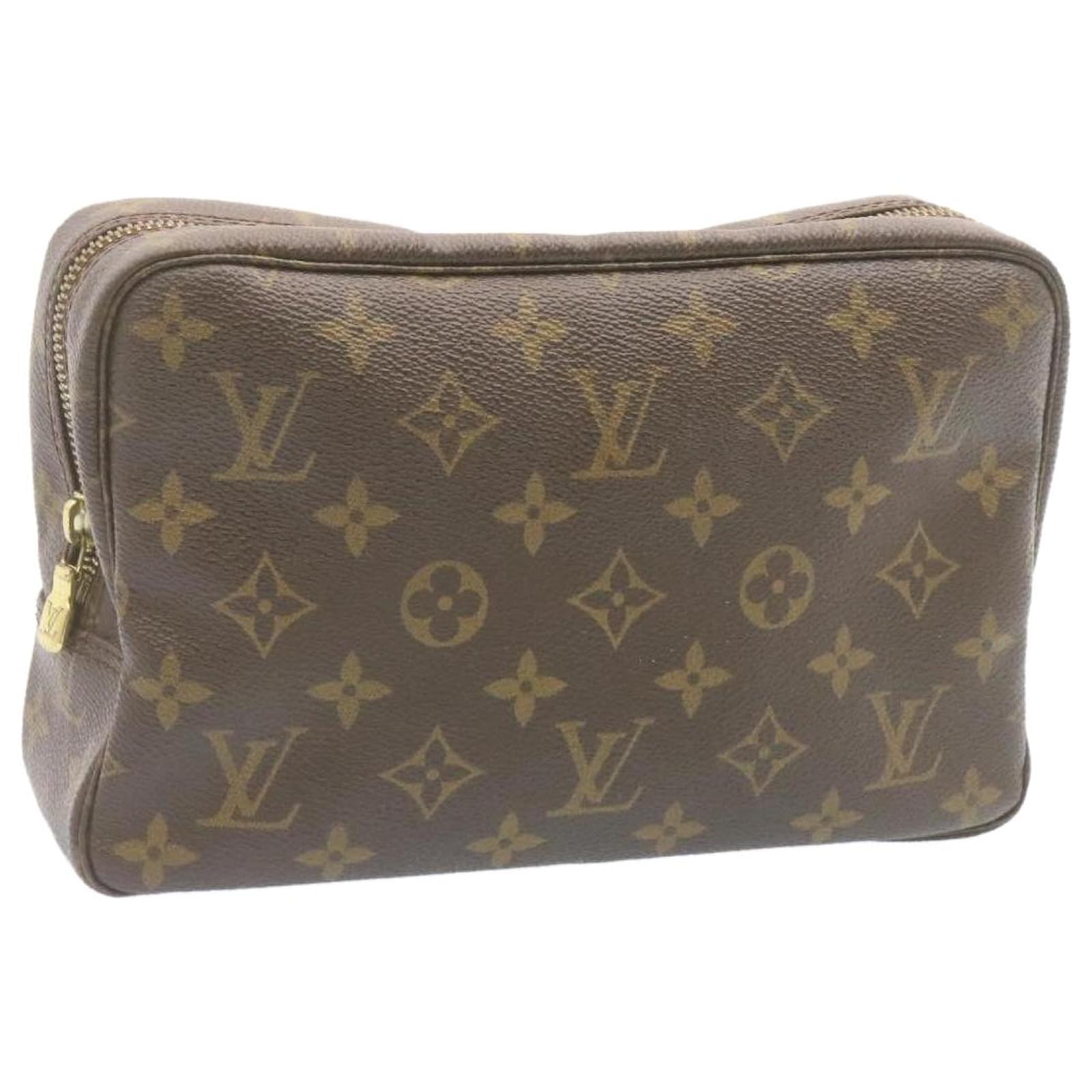 Auth Louis Vuitton Monogram Trousse Toilette 23 Clutch Hand Bag