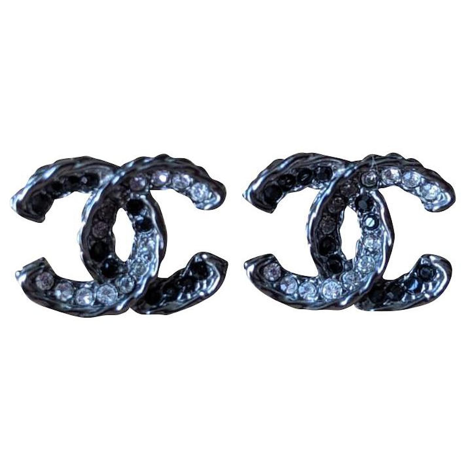 chanel black cc earrings