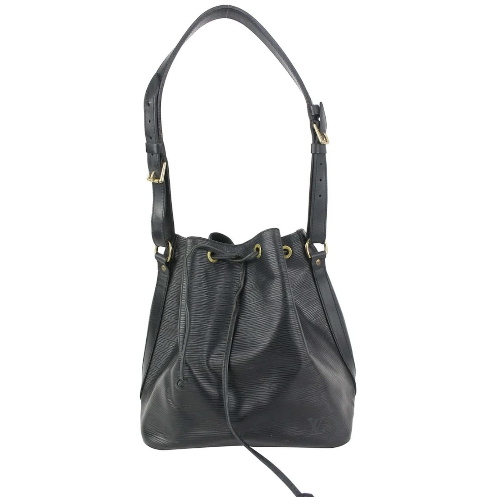 Louis Vuitton Black Epi Leather Noir Petit Noe Drawstring Bucket Hobo Bag  ref.340608 - Joli Closet