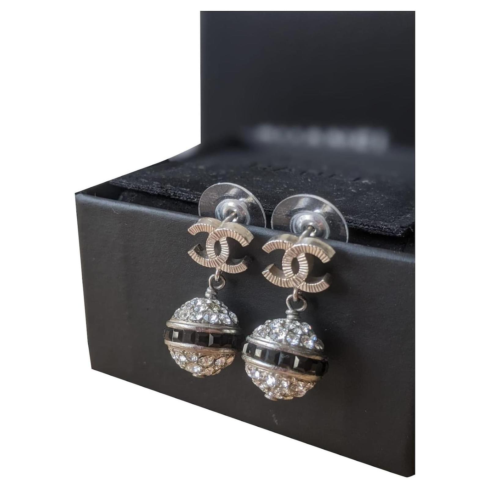 Chanel CC Crystal Disco Ball earrings Silvery Metal ref.342782