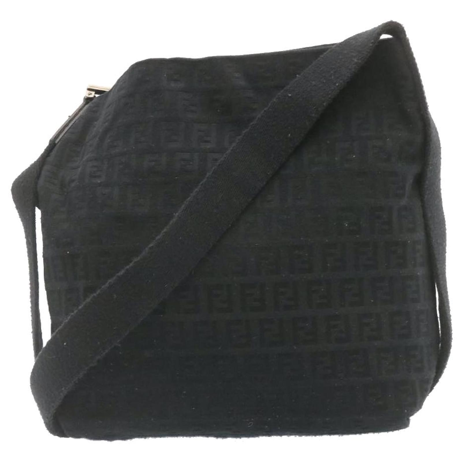 Fendi Shoulder Bag Black Cloth ref.343389 Joli Closet