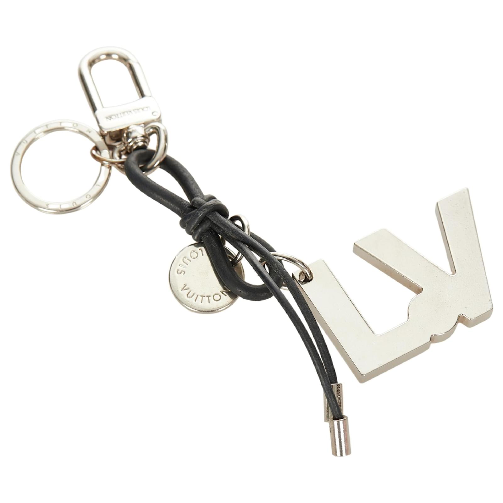 Vintage Authentic Louis Vuitton Silver Metal LV Leather Rope Key