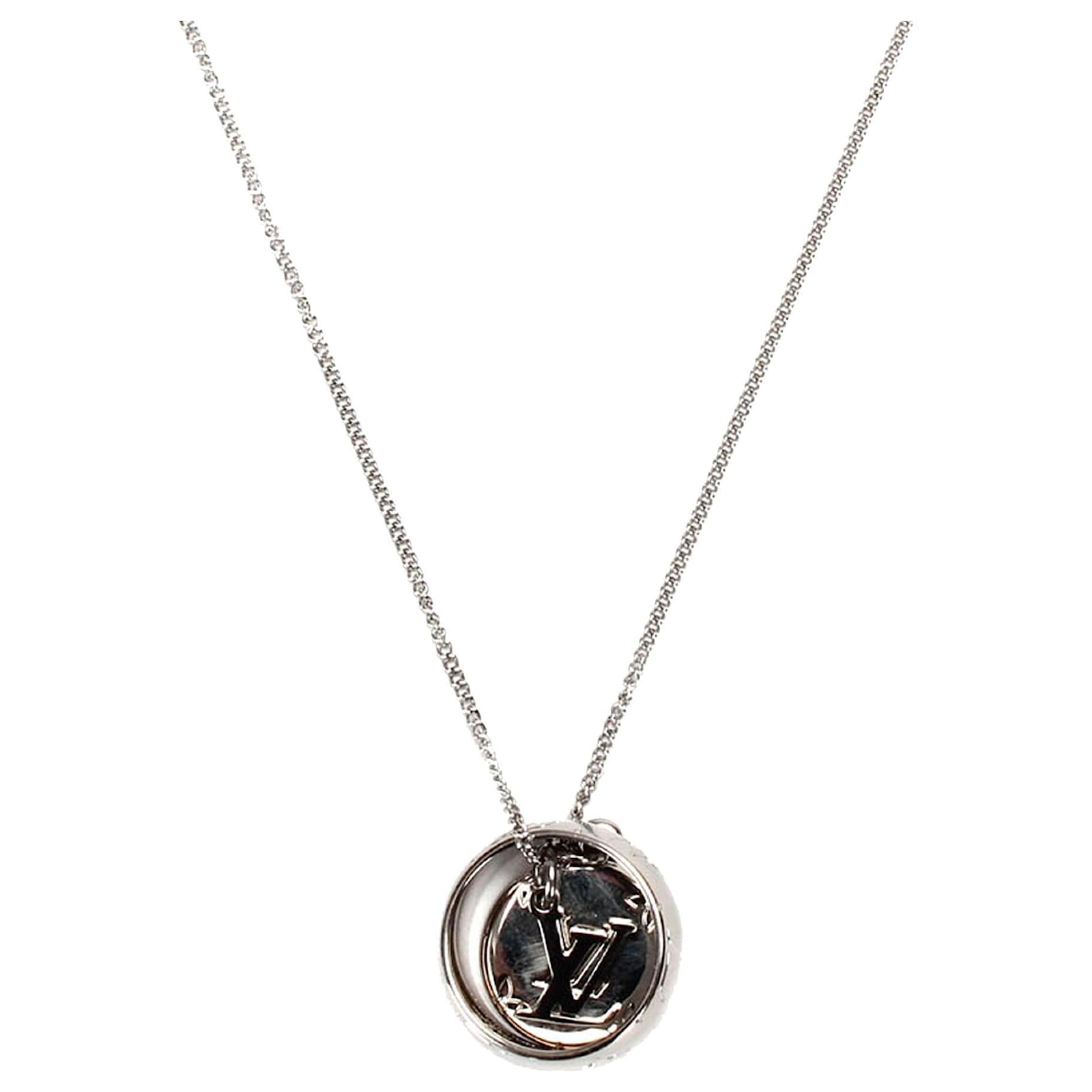 Louis Vuitton Silver Monogram Pendant Necklace Silvery Metal ref.350312 -  Joli Closet