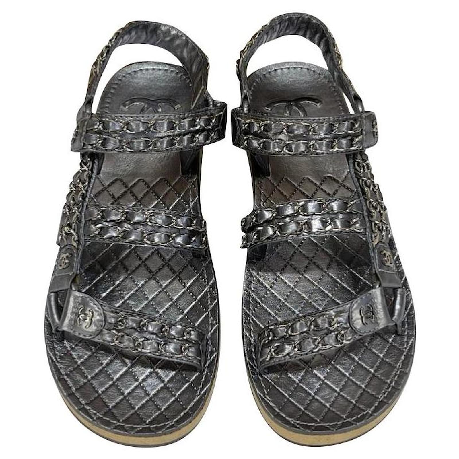 Chanel Metallic Chain Sandals EU36.5 Silvery Leather ref.352084 - Joli  Closet