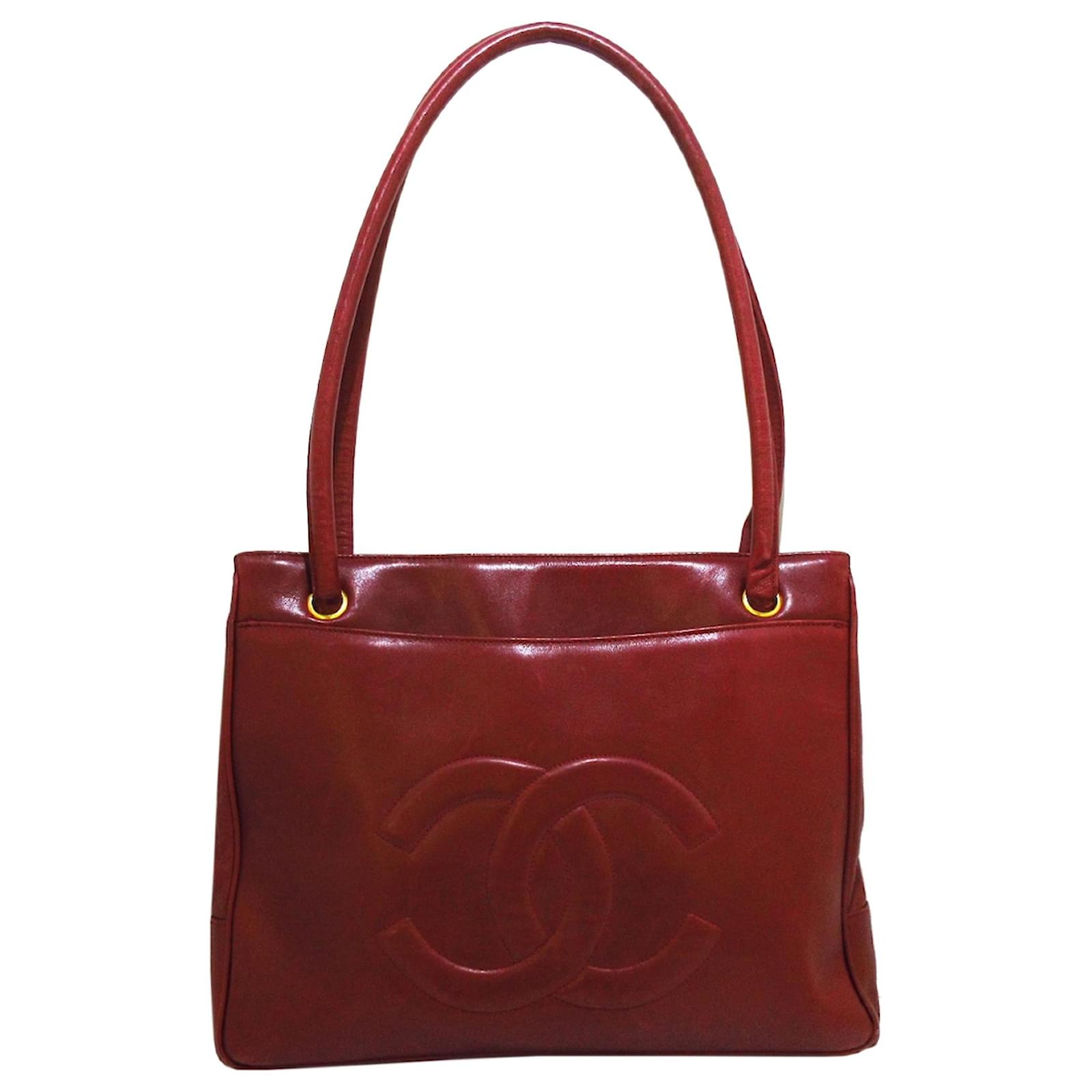 Chanel Red CC Lambskin Leather Tote Bag ref.352674 - Joli Closet