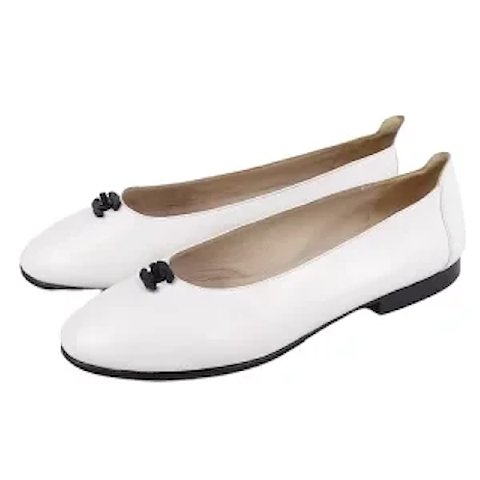 (Used) Vintage Chanel CHANEL Coco Mark Turn Lock Flat Pumps 35 1/2 Leather  Shoes Shoes Women's White Women's Shoes