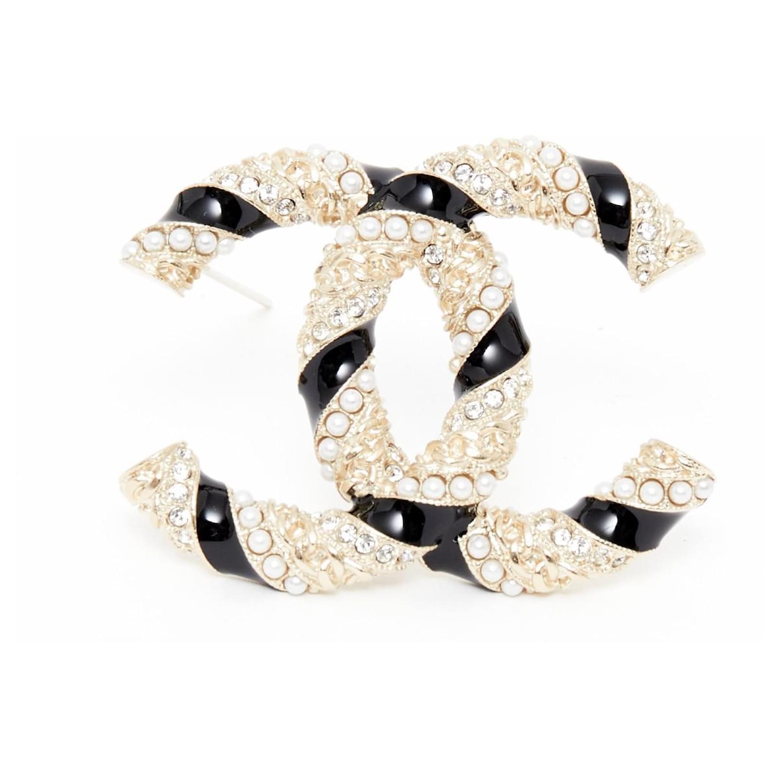 Chanel cc Brooch In Rhinestones And Pearls Auction