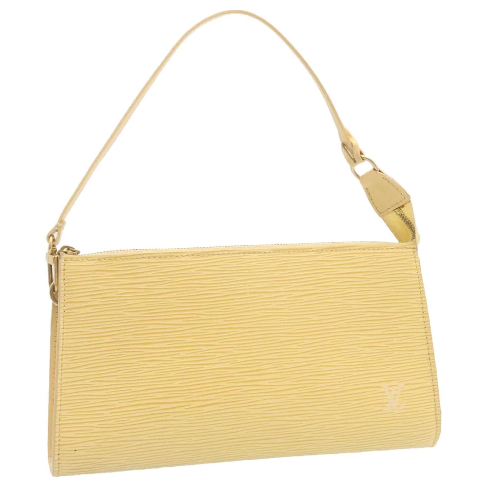 Louis Vuitton clutch bag Yellow Leather ref.357250 Joli Closet