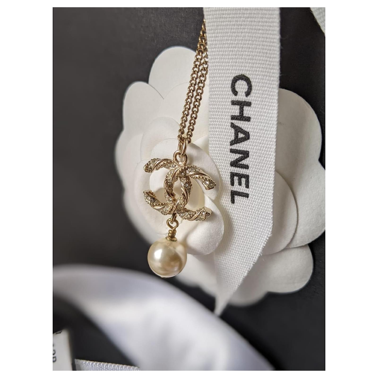 Chanel CC B15V Twisted Crystal Pearl GHW necklace Gold hardware