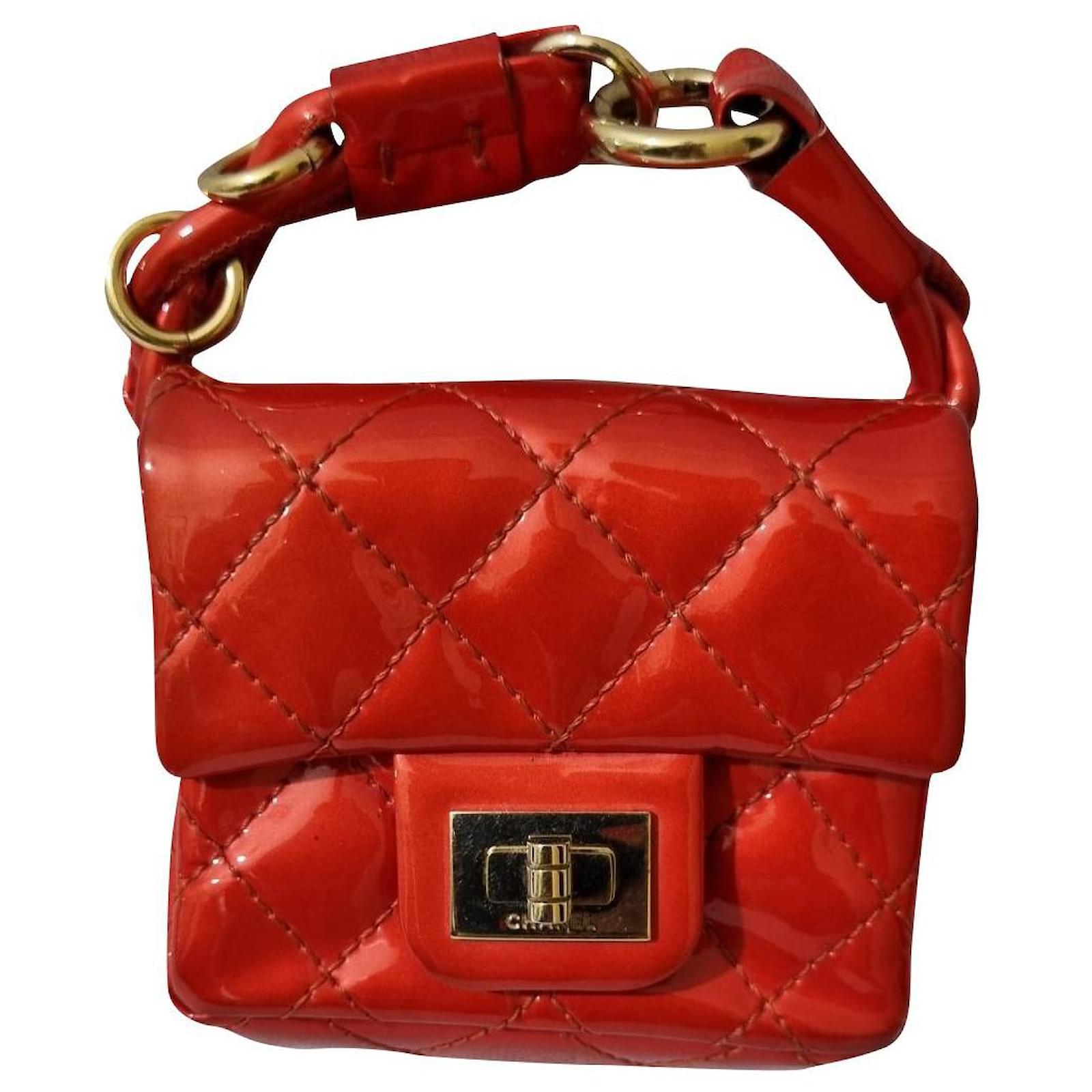 Chanel Clutch bags Red Patent leather ref.359663 - Joli Closet
