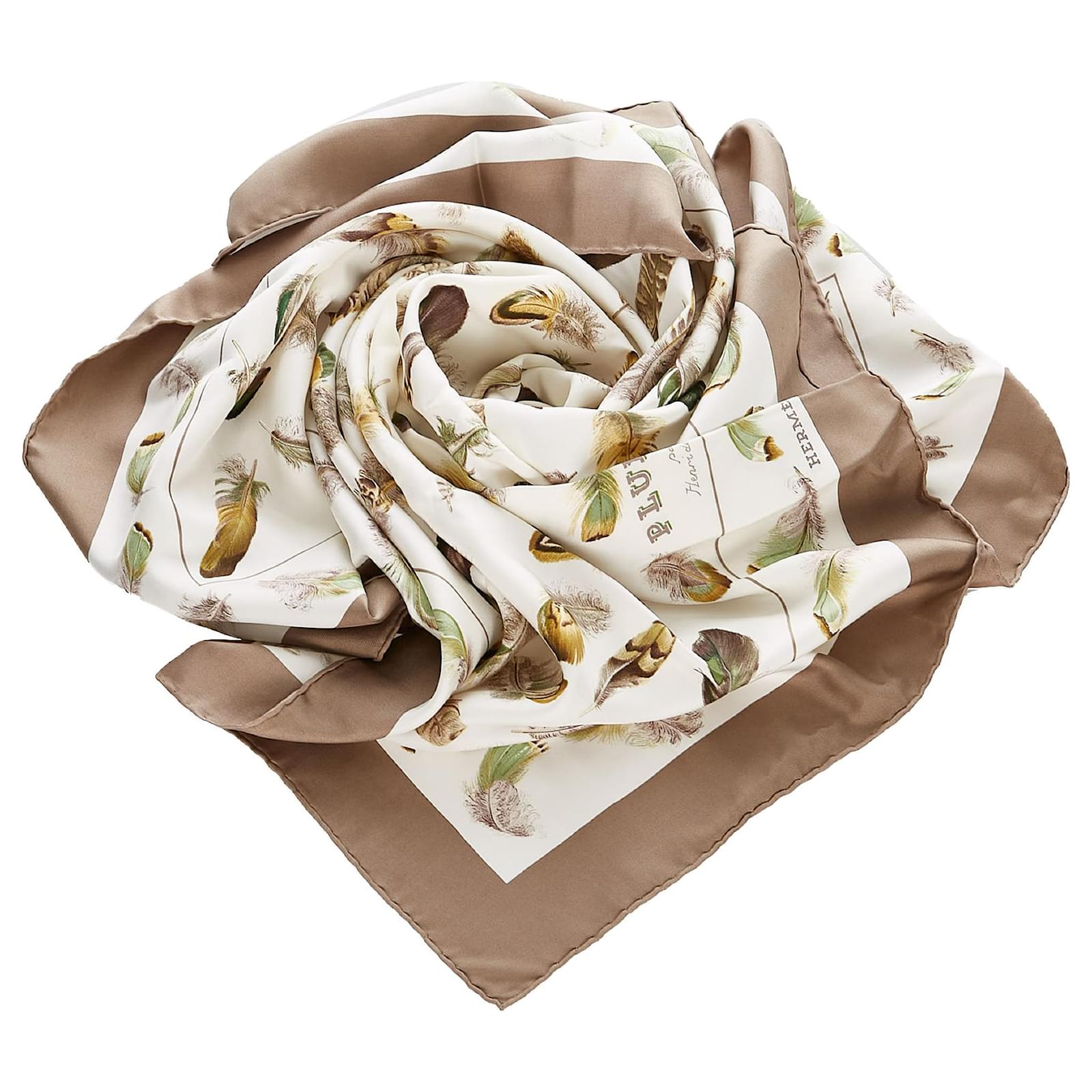 Hermès Foulard en soie à plumes blanches Hermes Tissu Multicolore  ref.360949 - Joli Closet