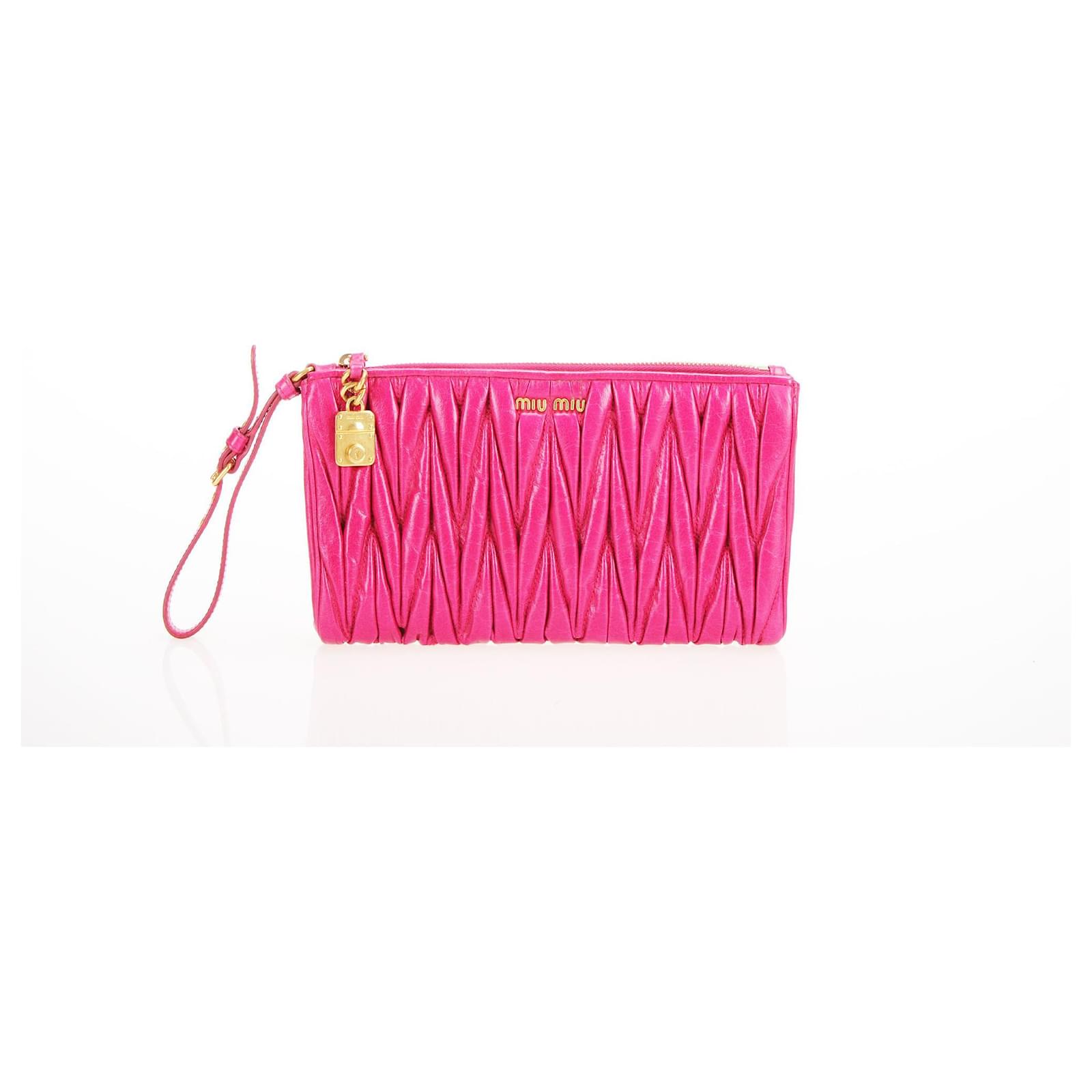 miu miu pink clutch