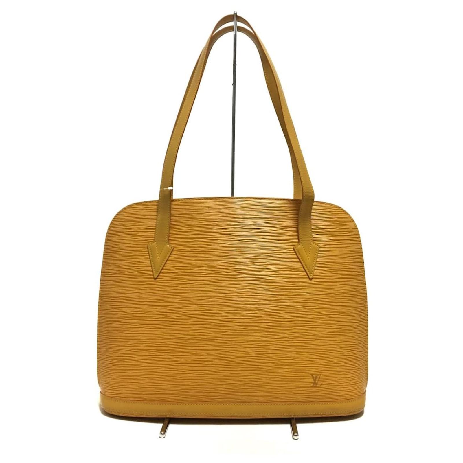 Louis Vuitton Lussac Yellow Leather ref.363420 - Joli Closet