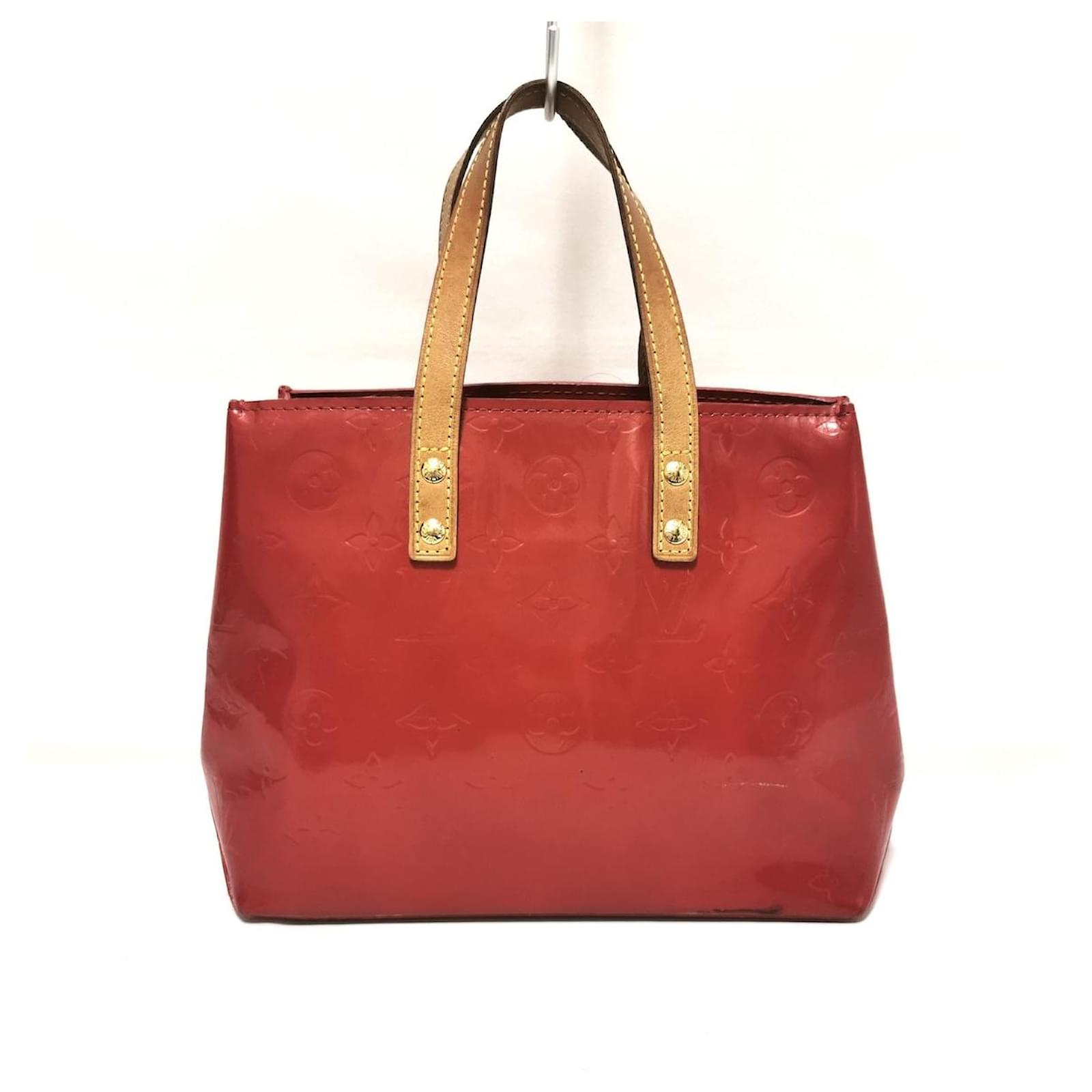Louis Vuitton Lead Red Patent leather ref.367958 - Joli Closet