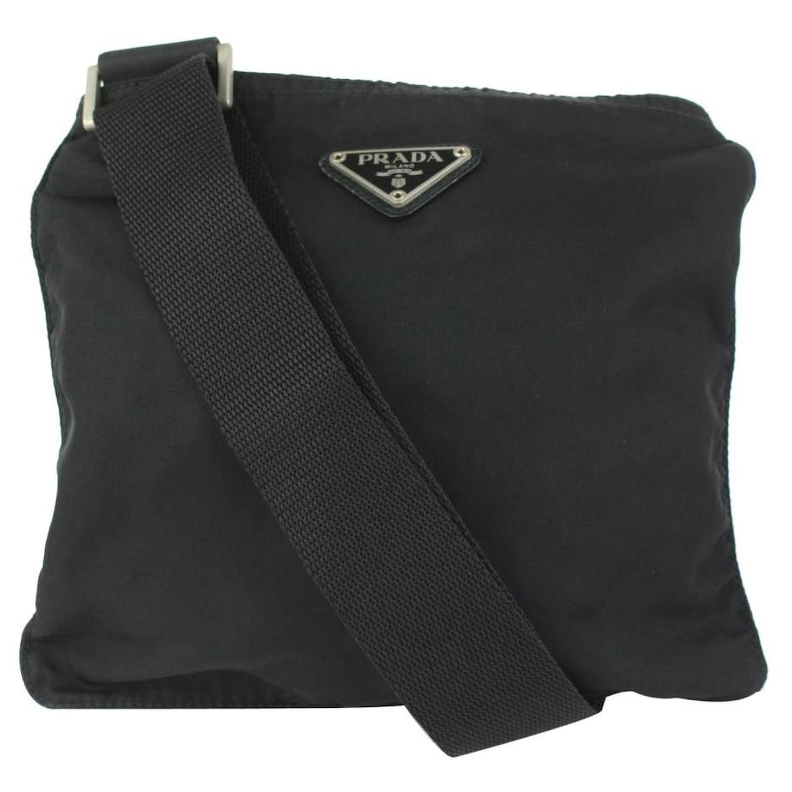 Autre Marque Bolso bandolera pequeño Tessuto de nailon negro de Prada Cuero  Nylon ref.370923 - Joli Closet