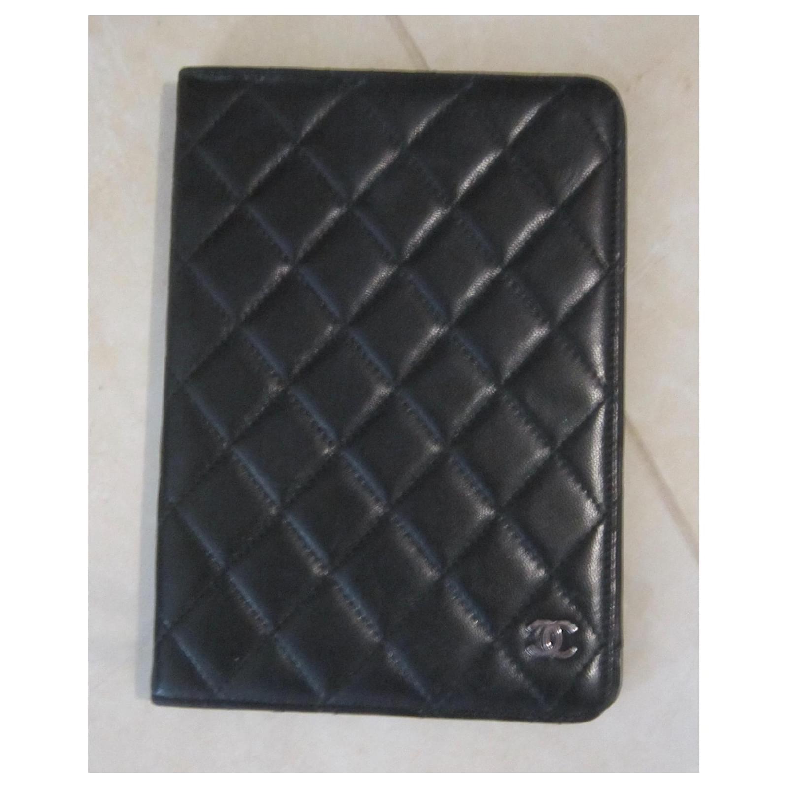 Chanel ipad mini case Black Leather ref.371019 - Joli Closet