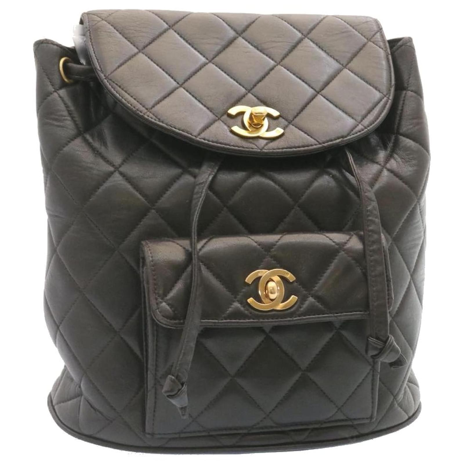 Zaino CHANEL Matelasse in pelle nero dorato CC Auth ar4662 ref.372720 -  Joli Closet