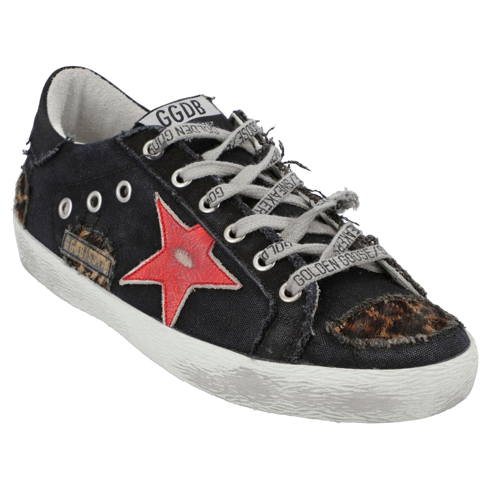 Zapatilla negra Superstar de Golden Goose con estrella rosa Negro