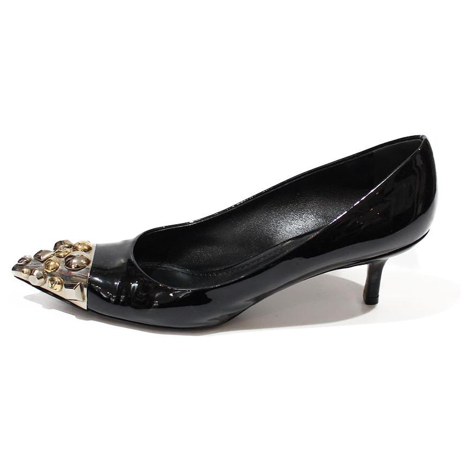 LOUIS VUITTON MID HIGH HEEL PUMPS IN BLACK PATENT LEATHER WITH