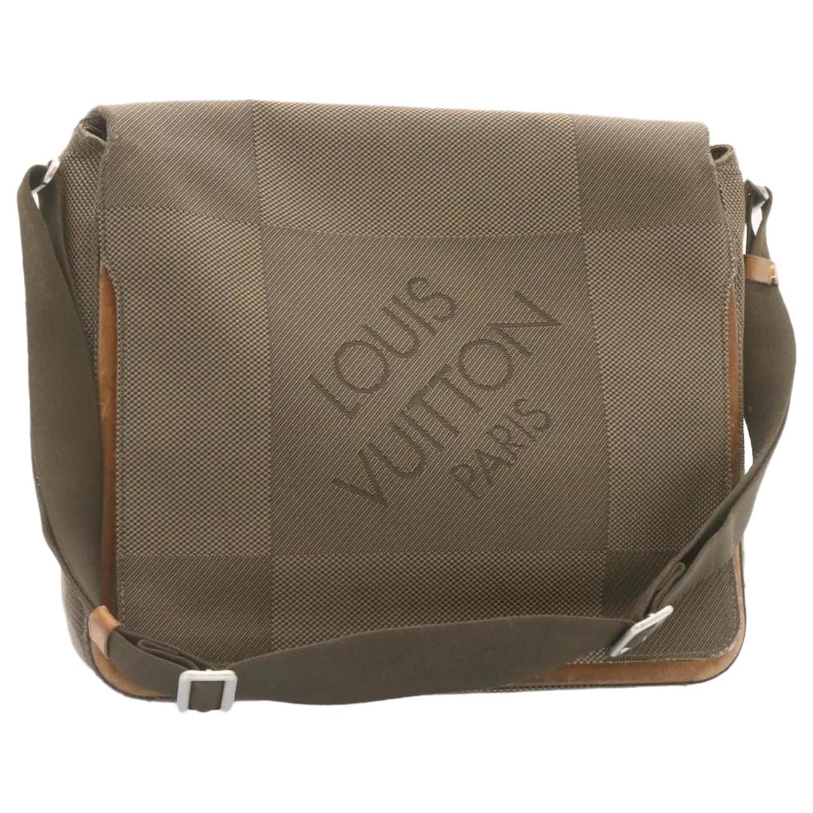 LOUIS VUITTON Damier Geant Messager NM Shoulder Bag Gray LV Auth jk252 Grey  Cloth ref.375458 - Joli Closet