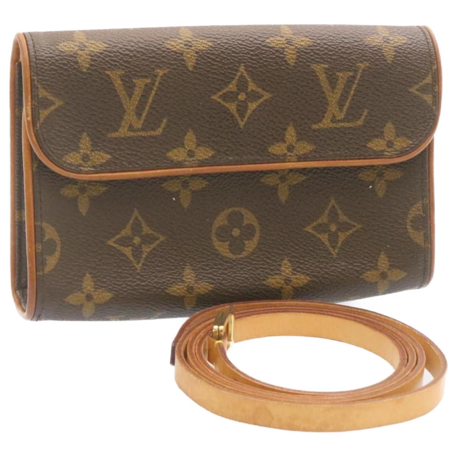 pochette louis vuitton florentine en toile monogram lv