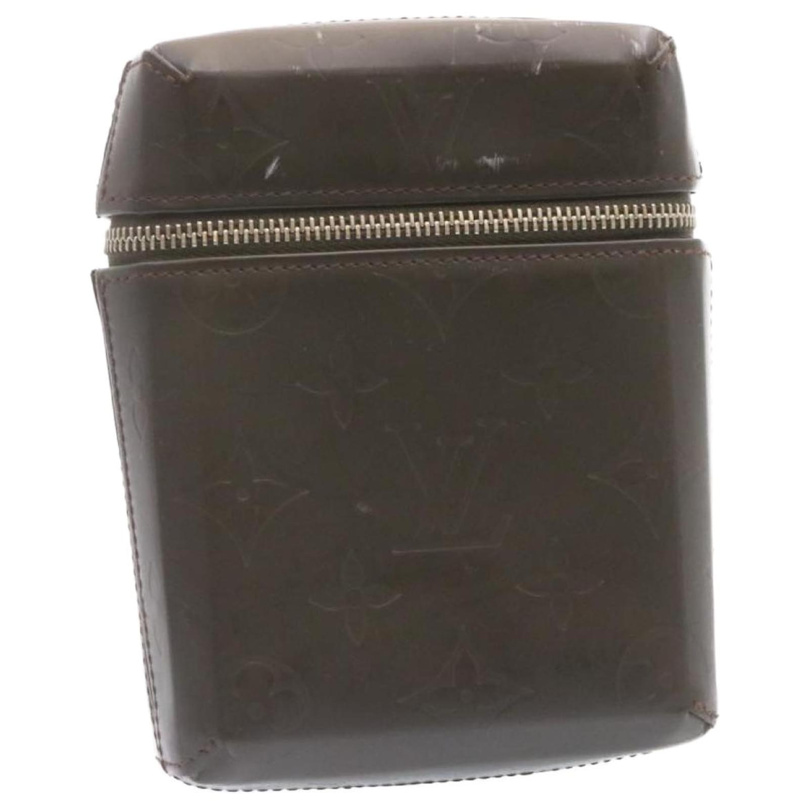 LOUIS VUITTON Monogram Glace Ray Pouch Dark Brown M46550 LV Auth th1588  Patent leather ref.375503 - Joli Closet