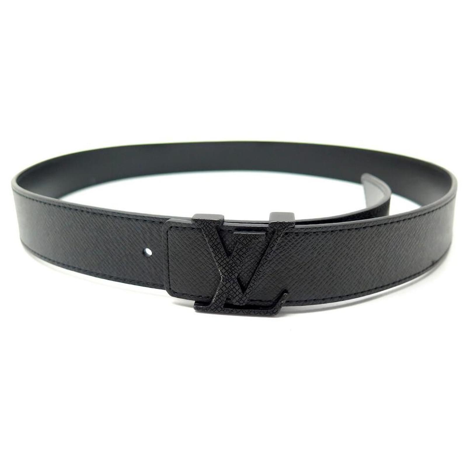 Louis Vuitton Black Taiga Leather LV Initiales Belt 90 CM Louis