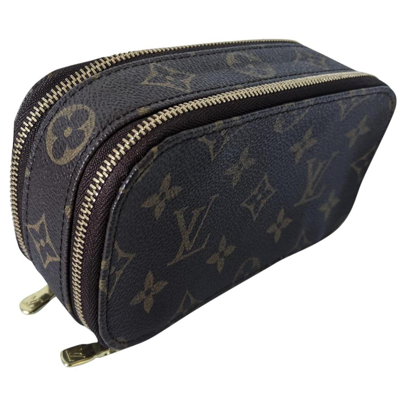 Louis Vuitton Purses, wallets, cases Brown Cloth ref.376536 - Joli Closet