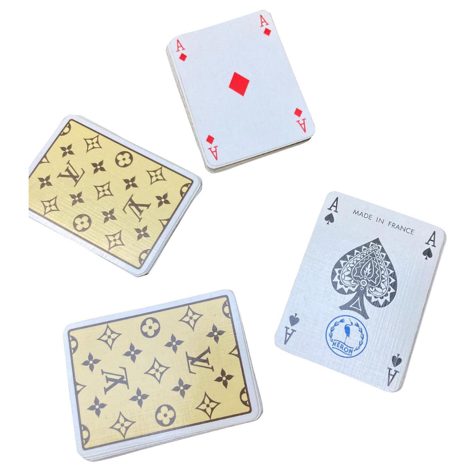 Louis Vuitton poker card game Beige ref.379153 - Joli Closet