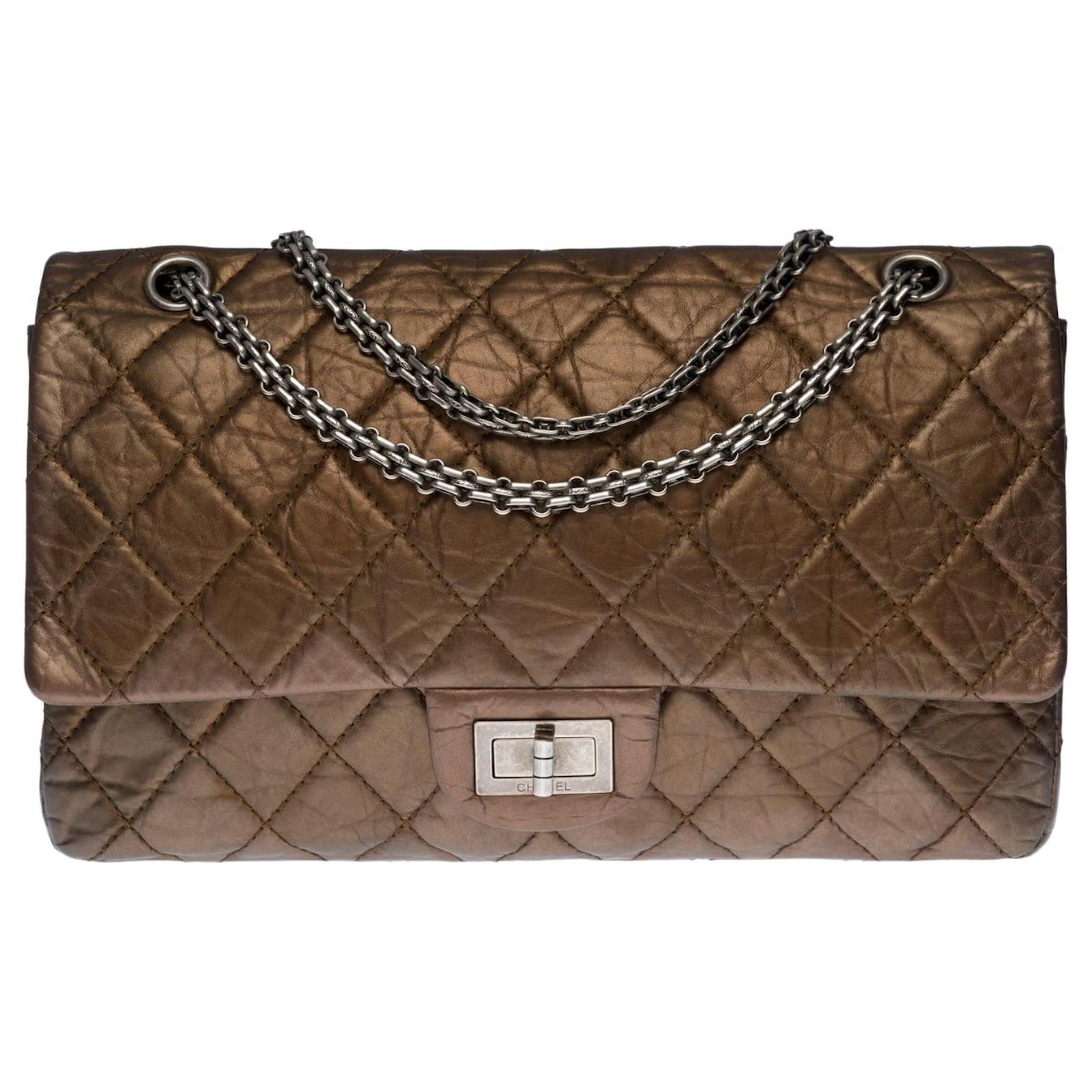 Chanel: Guida per riconoscere un falso. - The Vogue Advisor