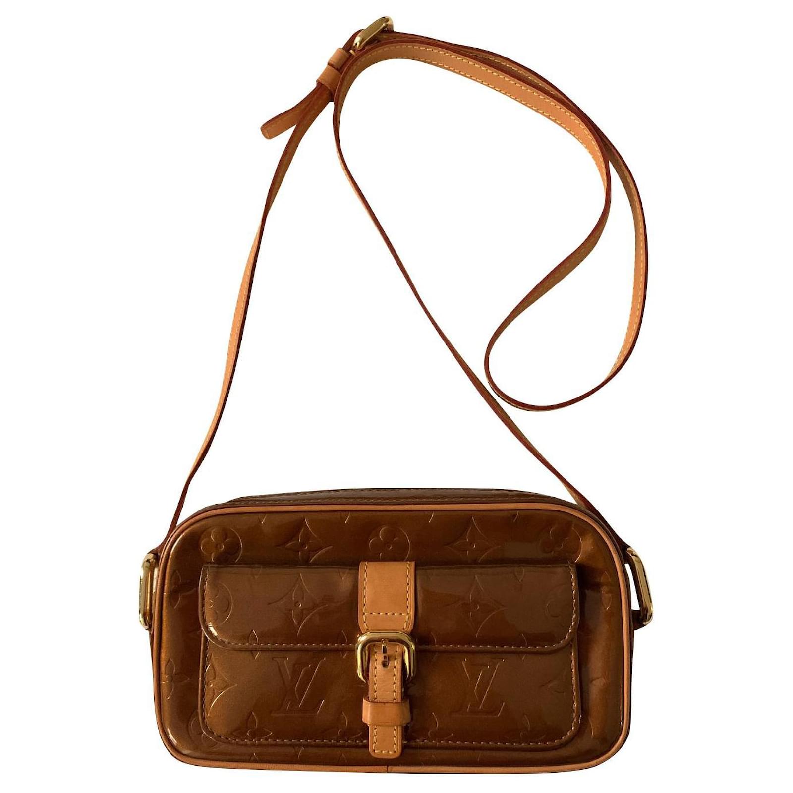 Louis Vuitton Vintage patent camera bag Bronze Patent leather ref.381895 -  Joli Closet