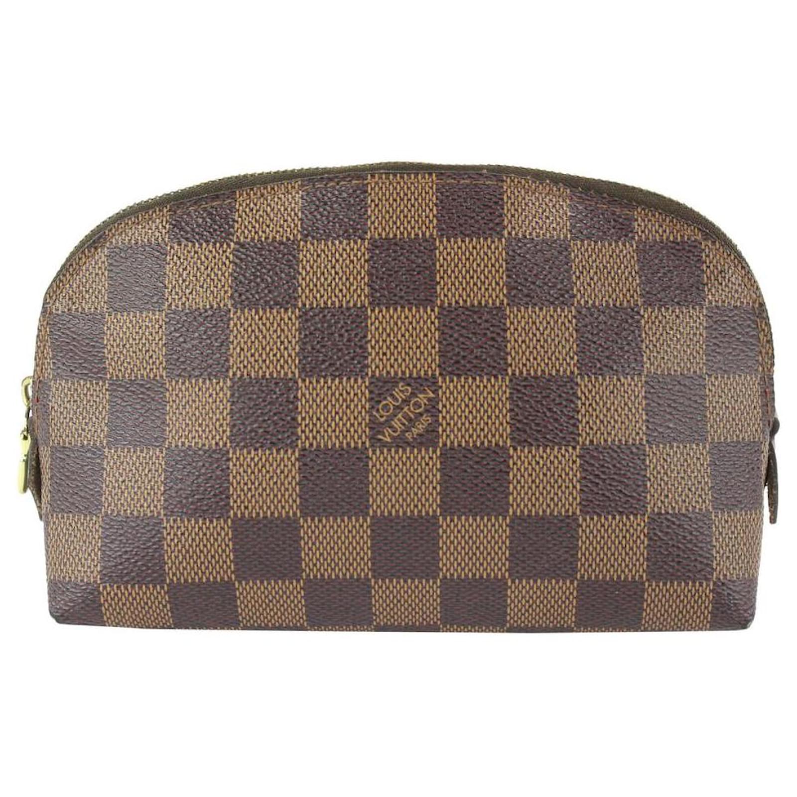 Louis Vuitton toiletry pouch 26 // cosmetic pouch pm  Louis vuitton  cosmetic bag, Louis vuitton, Louis vuitton cosmetic pouch