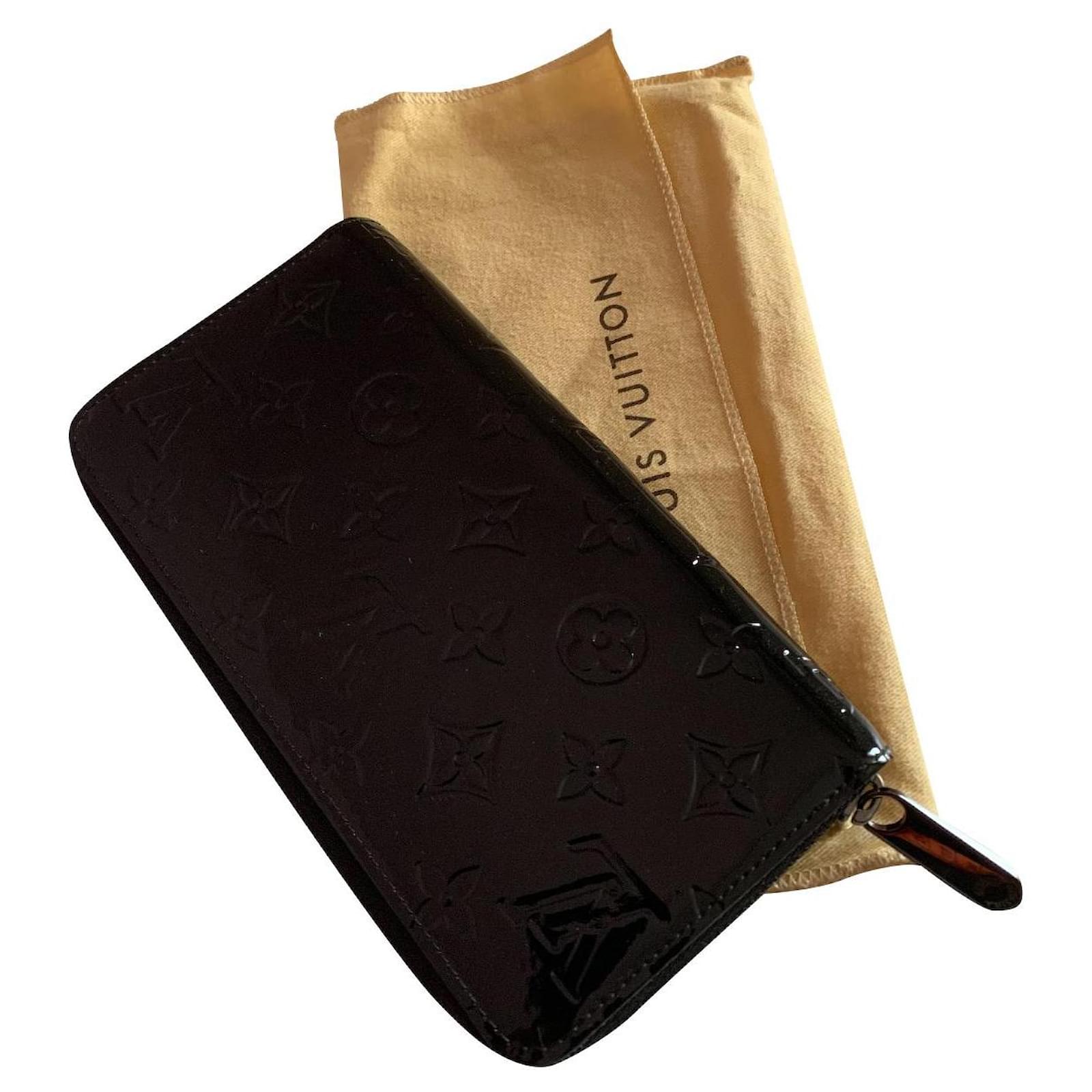 Louis Vuitton Porte Monnaie Zippy Beige Patent Leather Wallet (Pre-Own