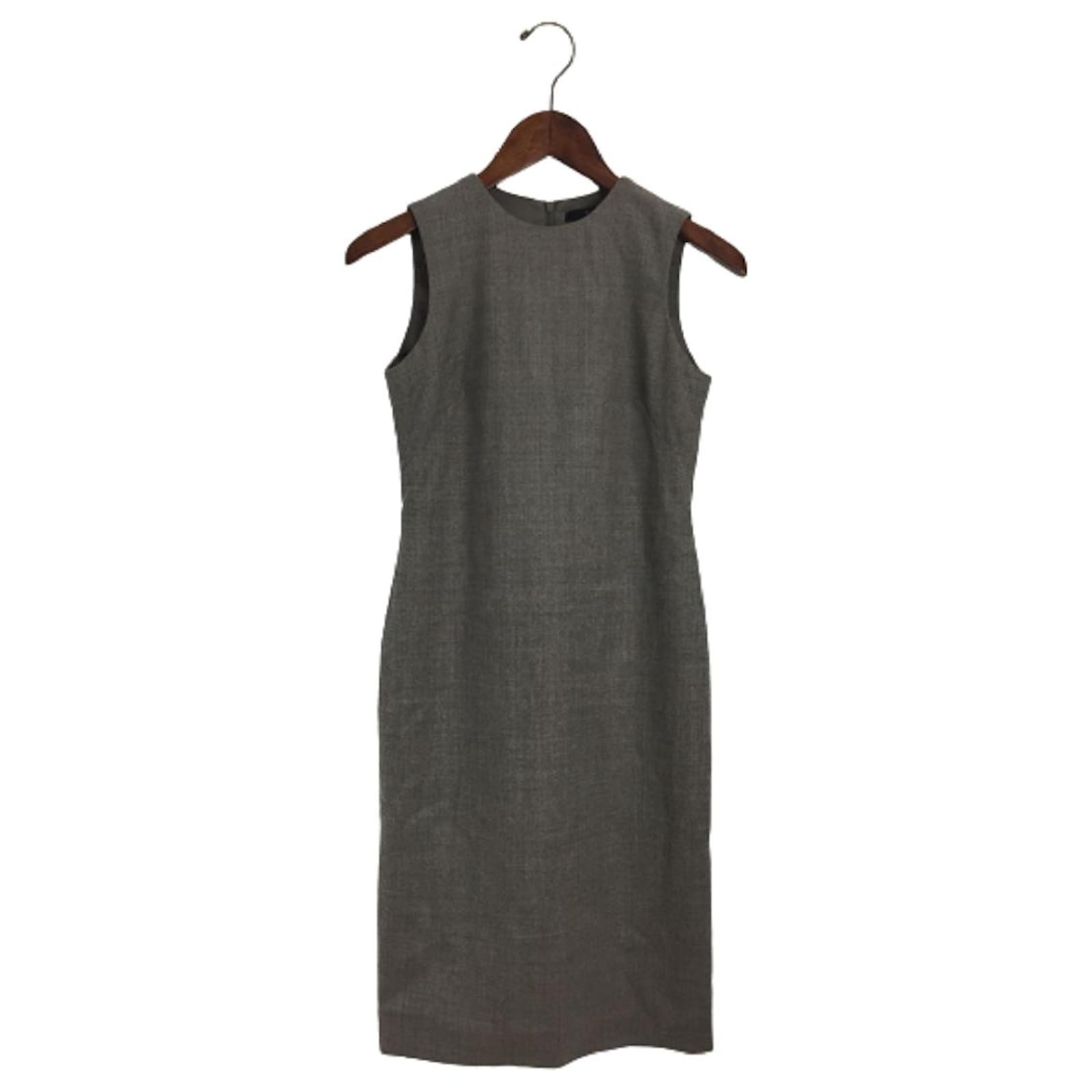 Usato] GUCCI Abito senza maniche grigio tinta unita Giovanni Panno  ref.384674 - Joli Closet