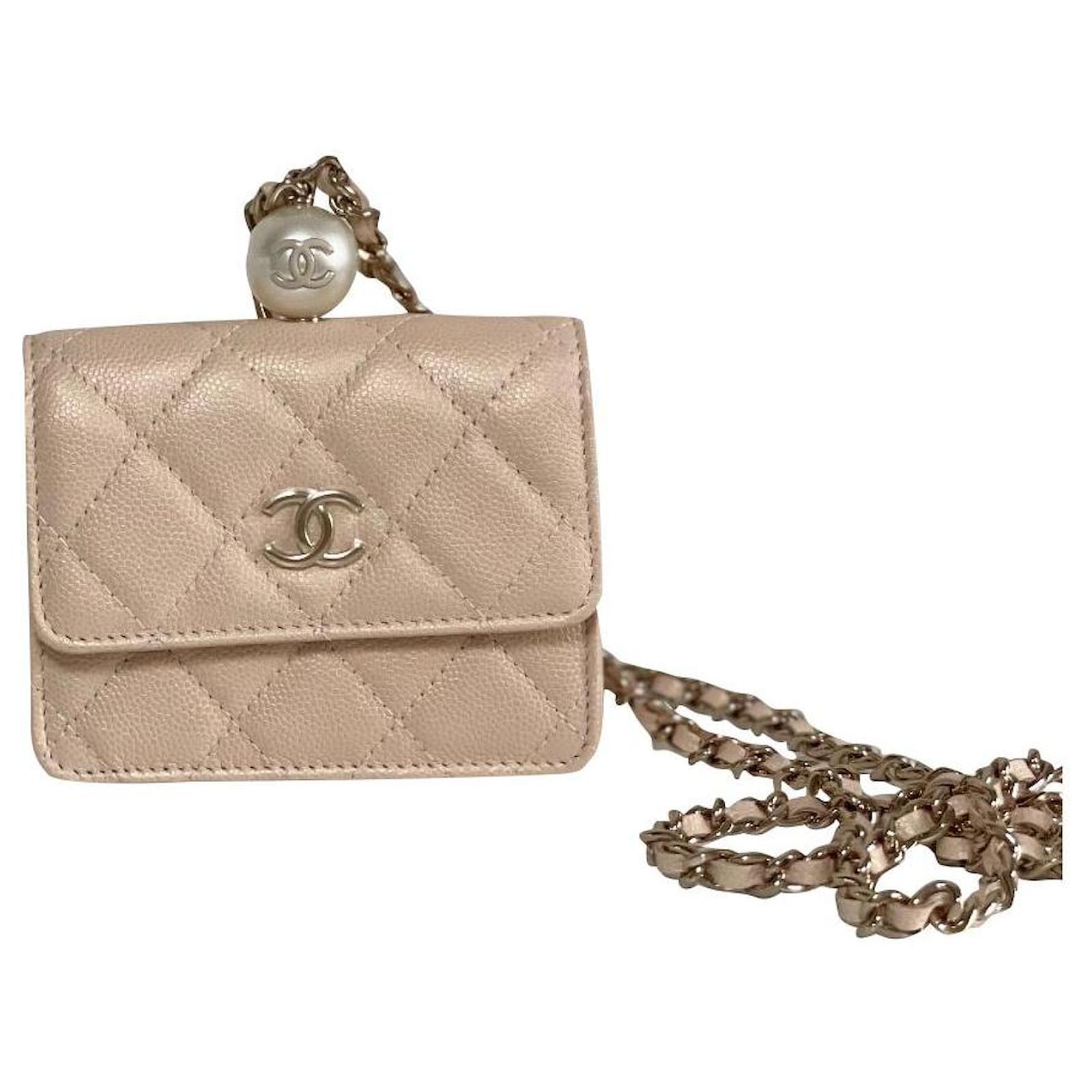 Chanel Card holder with chain Beige Leather ref.384681 - Joli Closet