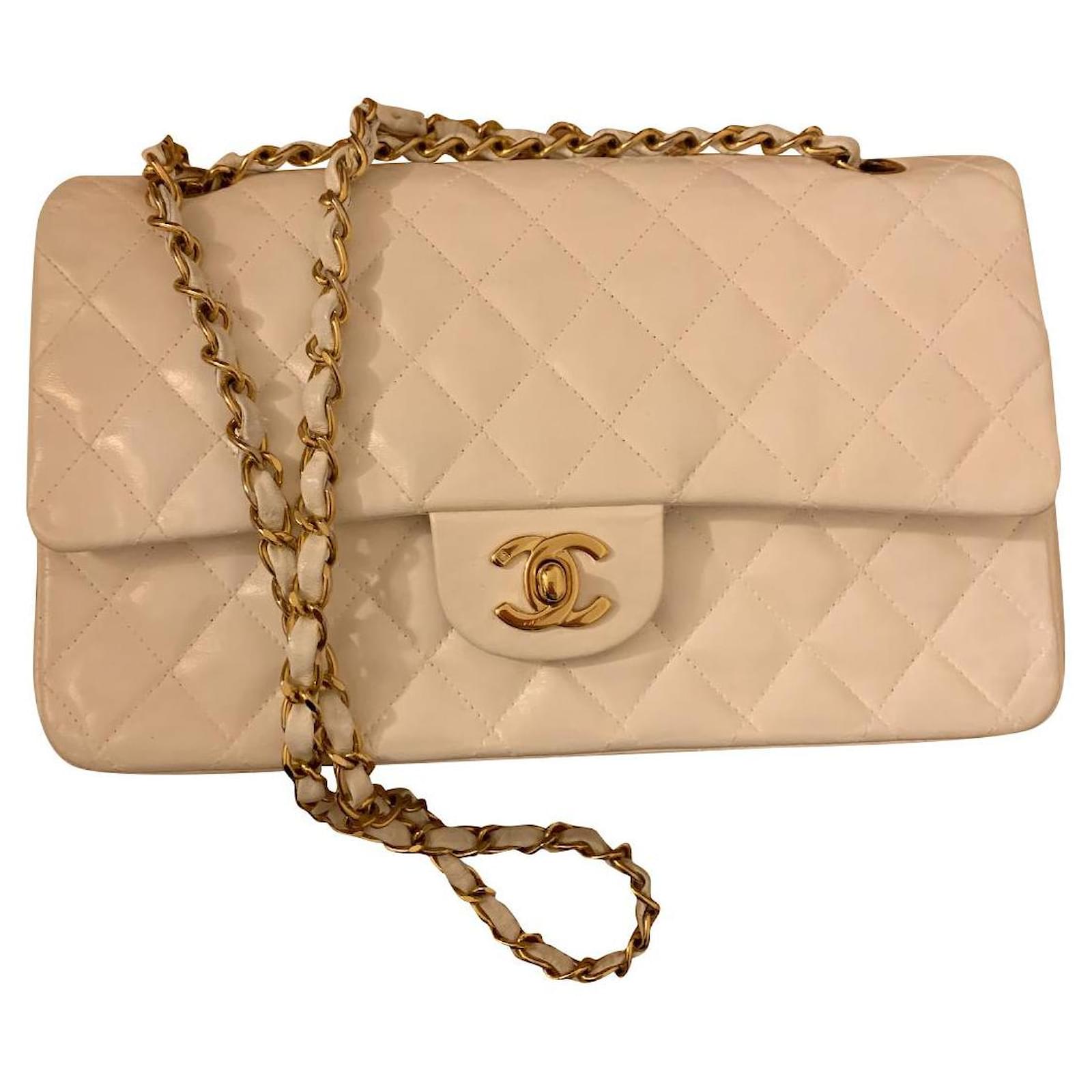 Sac Chanel Timeless/Classic in White Leather - 100986 ref.855302 - Joli  Closet