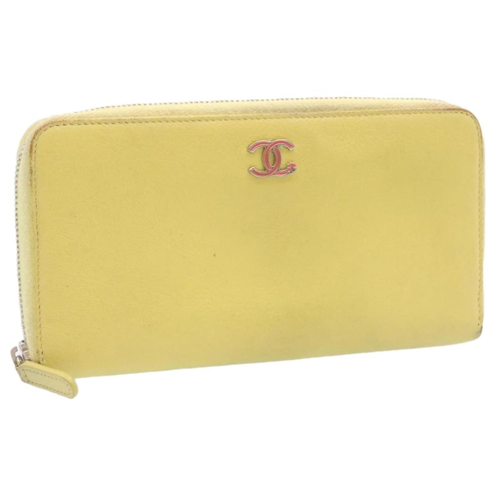 Chanel Yellow Leather ref.389221 - Joli Closet