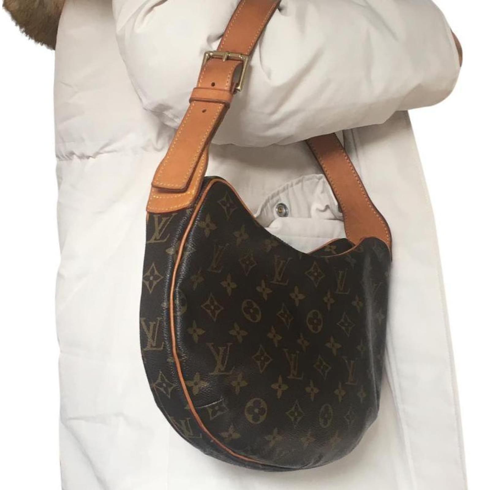 LOUIS VUITTON Croissant PM