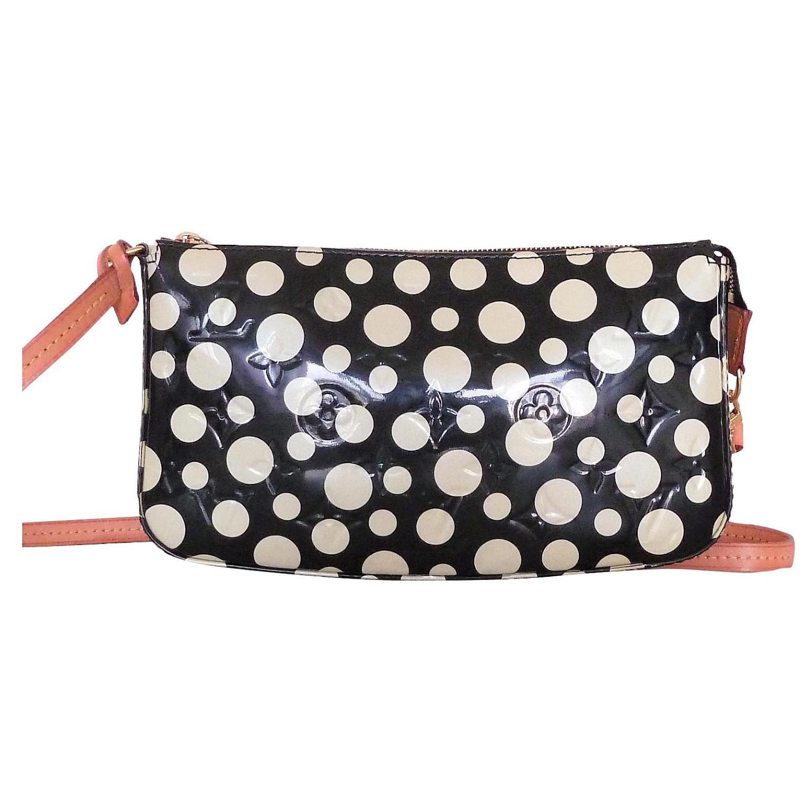 Louis Vuitton red x Yayoi Kusama Infinity Dots Capucines Top-Handle Bag
