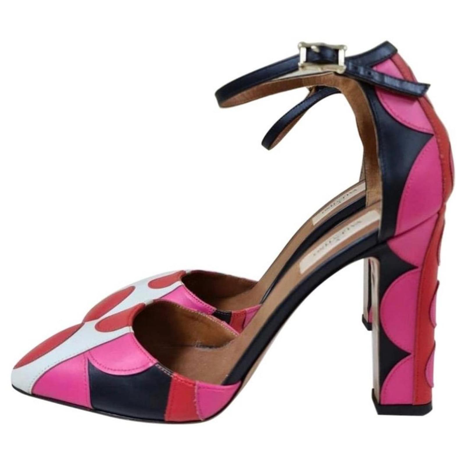 Valentino Garavani Zapatos de tacón con lunares rojos y rosas