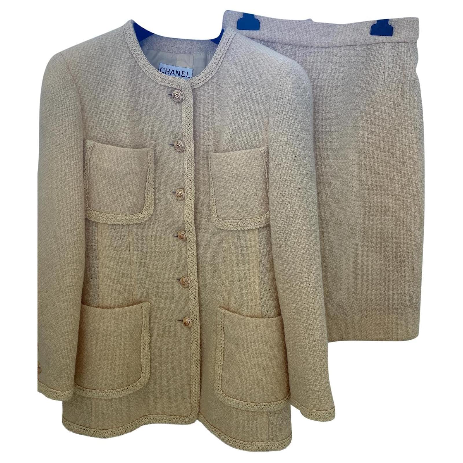 tweed chanel suit 40