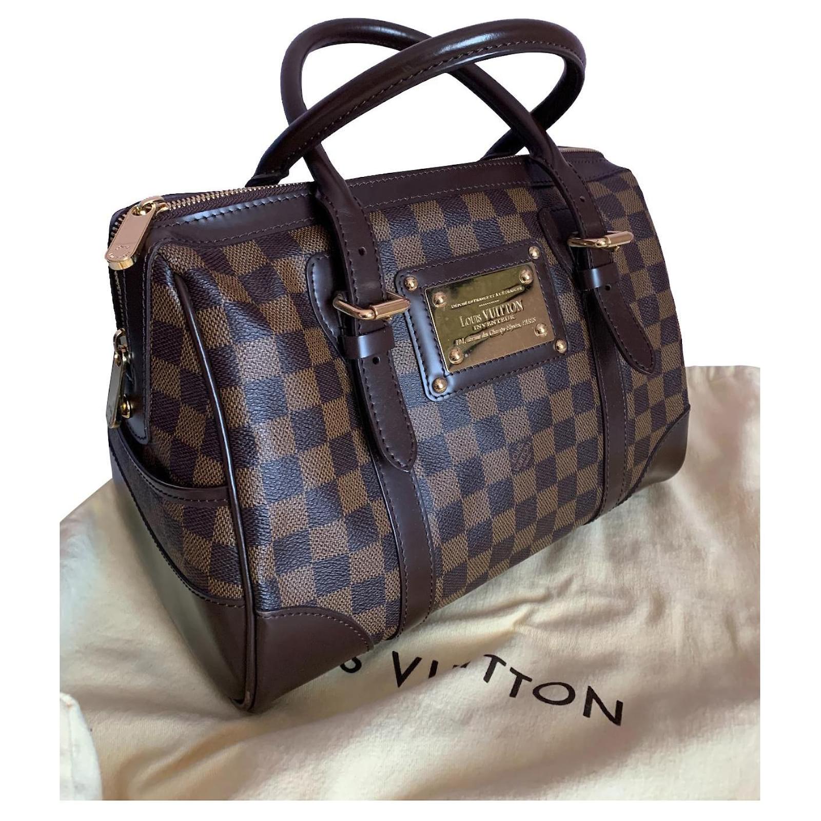 Berkeley cloth handbag Louis Vuitton White in Cloth - 17812187