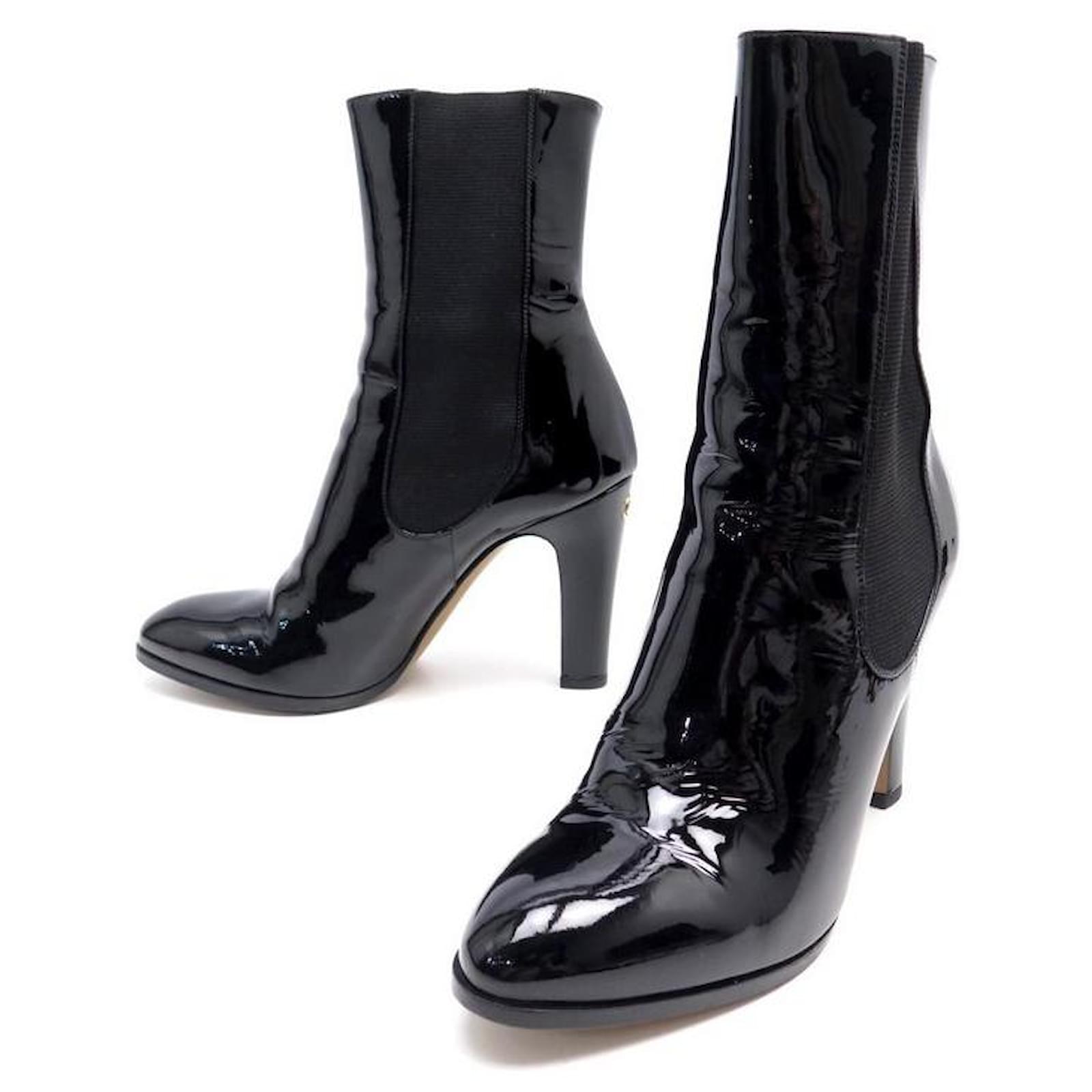 BOTINES CHANEL G30090 38.5 CAJA ZAPATOS BOTAS NEGRO CHAROL + BOTAS  ref.393285 - Joli Closet
