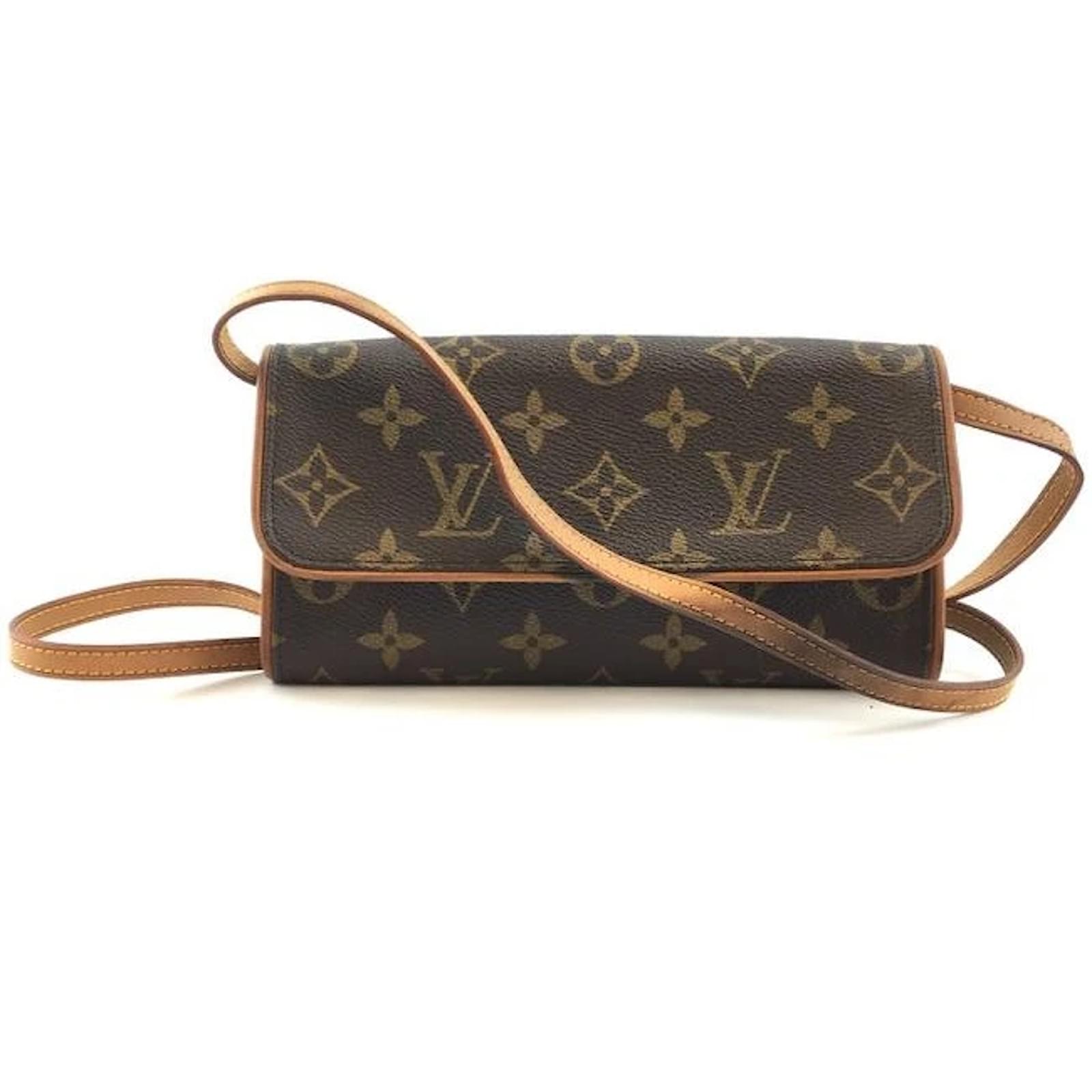 Louis Vuitton Pochette Clutch Pm Brown Monogram Canvas Cross Body Bag  Leather ref.393895 - Joli Closet