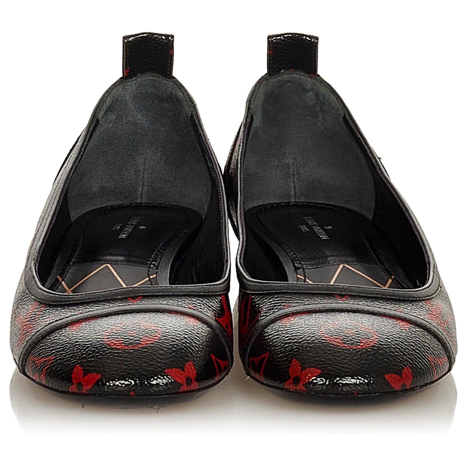 Louis Vuitton Flat Heel Shoes