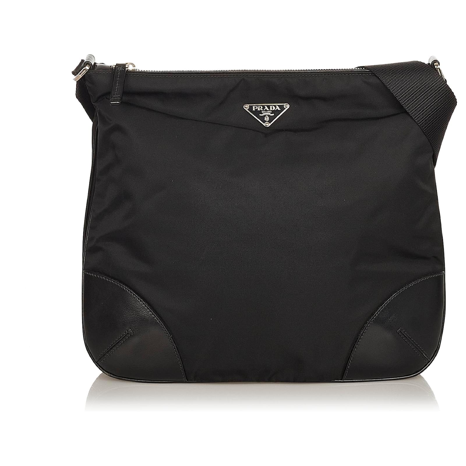 Borsa a tracolla Prada in tessuto nero Pelle Vitello simile a un vitello  Nylon Panno ref.395969 - Joli Closet