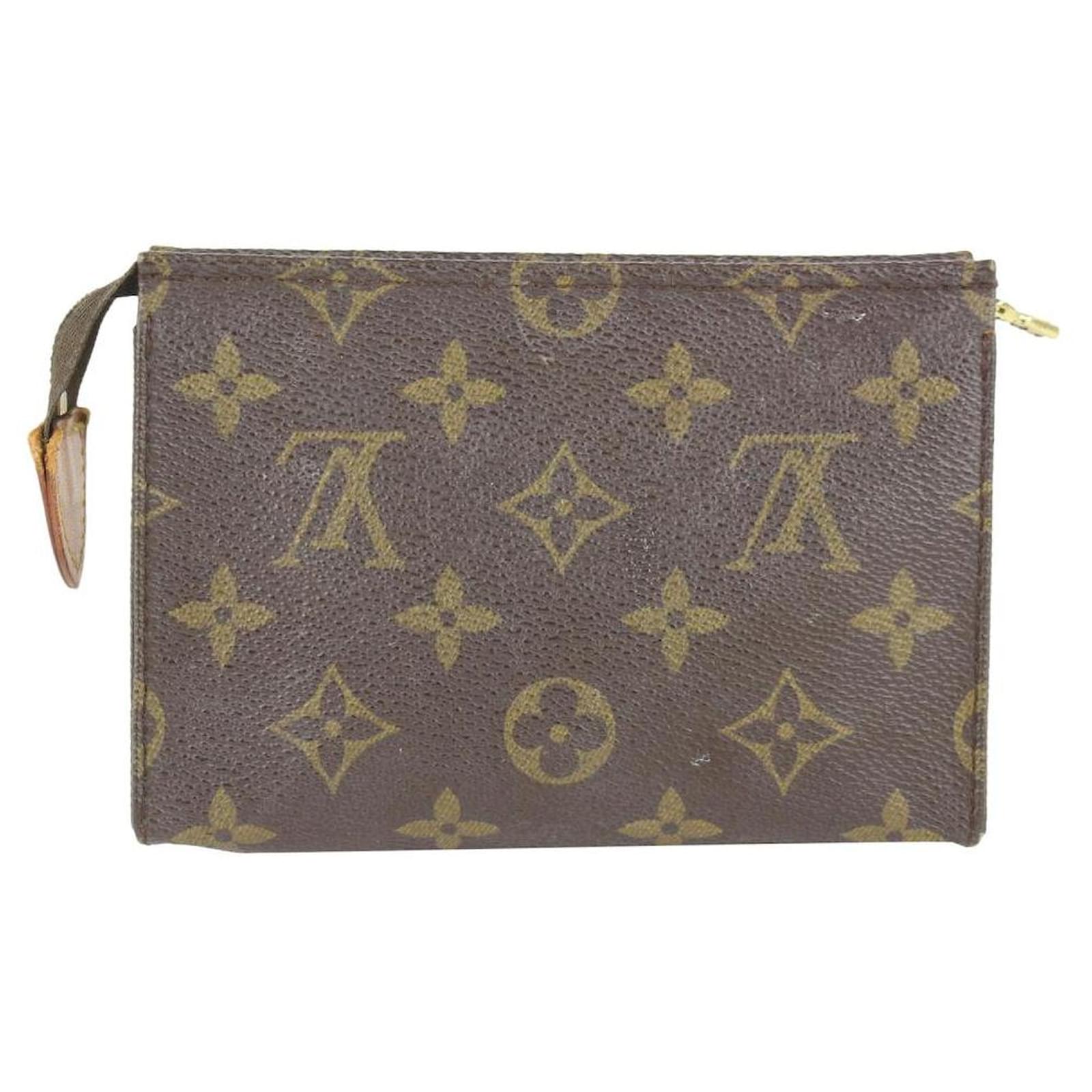 Louis Vuitton Trousse de toilette Monogram 15 Poche Comsétique Toilette  Cuir ref.396143 - Joli Closet