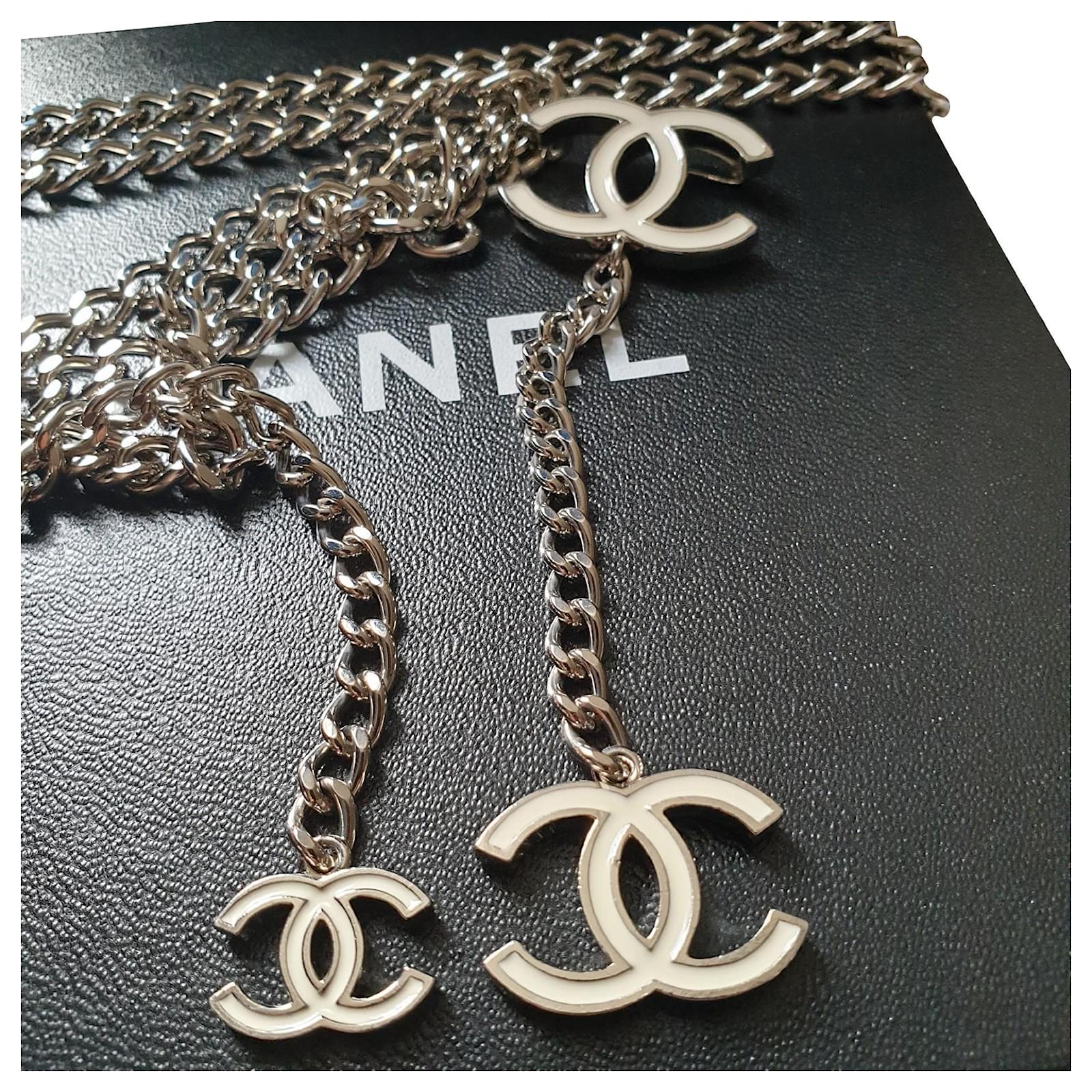 Chanel belt - Joli Closet